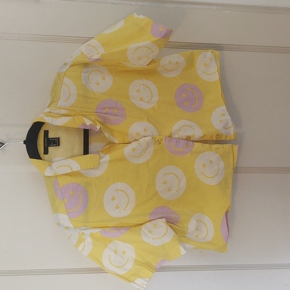 Forever 21 Smiley Face Crop Top Sz M - Picture 1 of 4